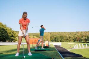 How does a driving range work